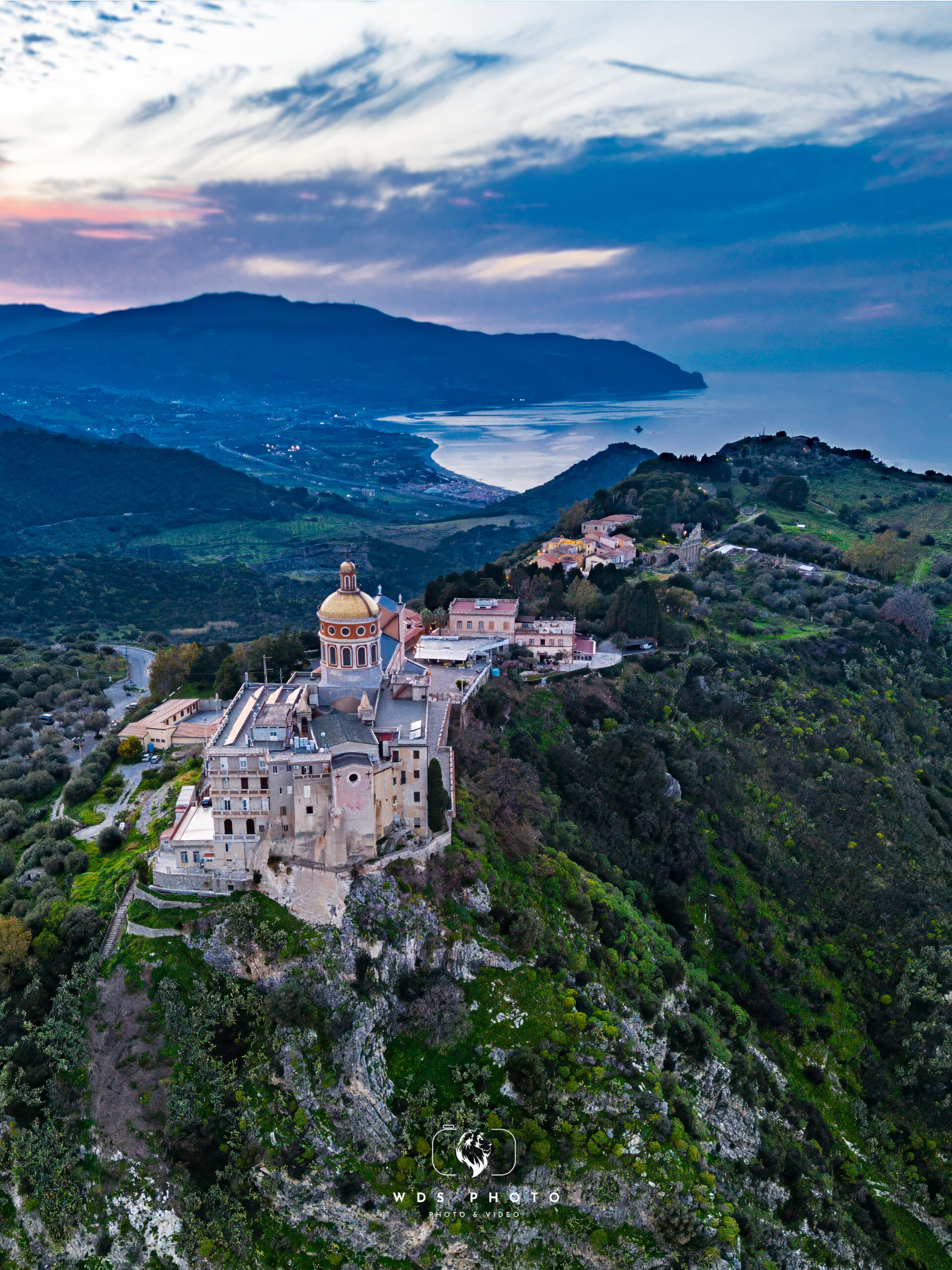 Tindari, Sicilia: tra storia, natura e spiritualità – Guida di viaggio 2025